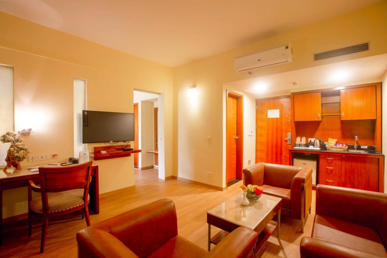 Evoma Hotel Bangalore Exterior photo