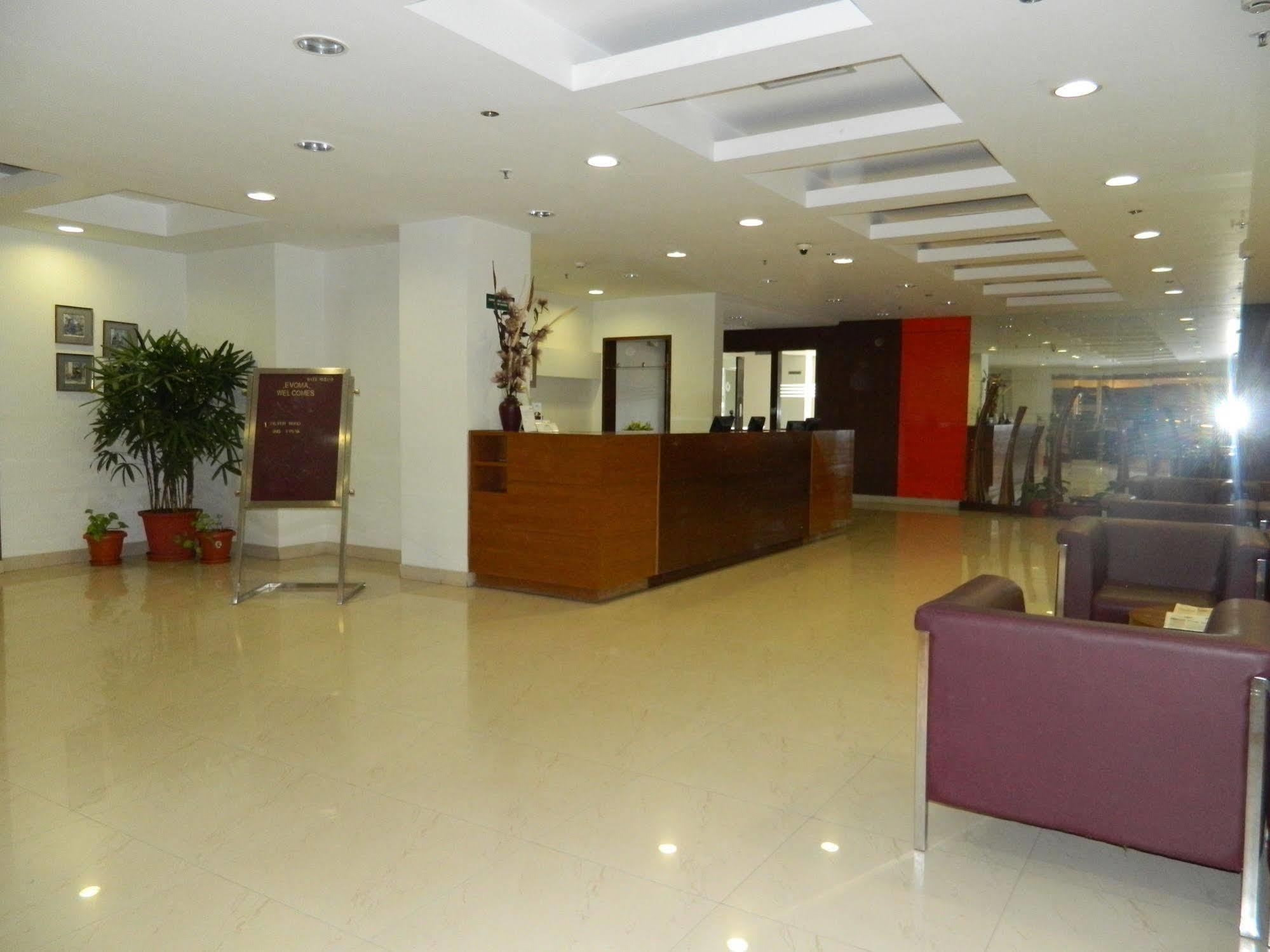 Evoma Hotel Bangalore Exterior photo