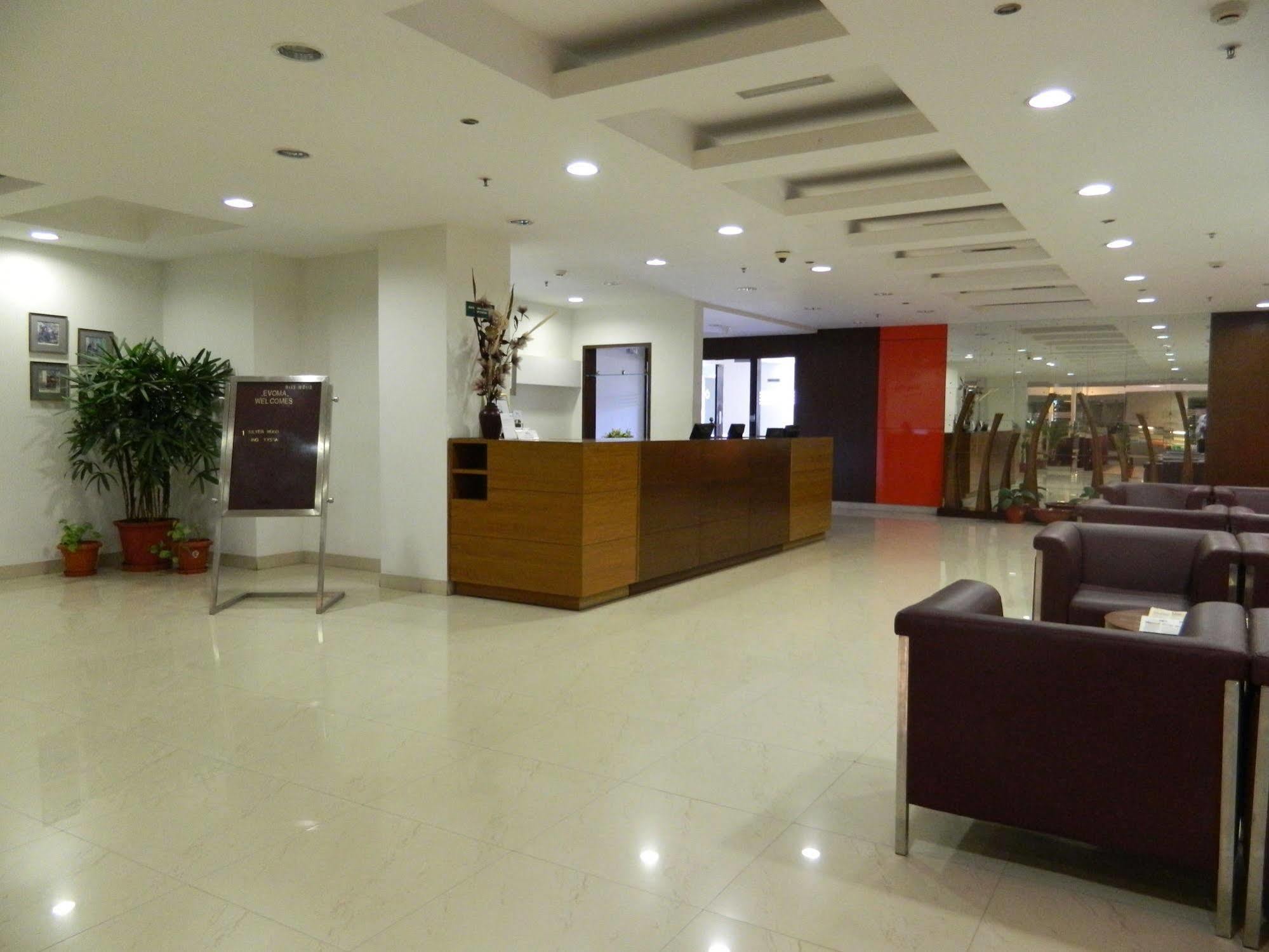 Evoma Hotel Bangalore Exterior photo
