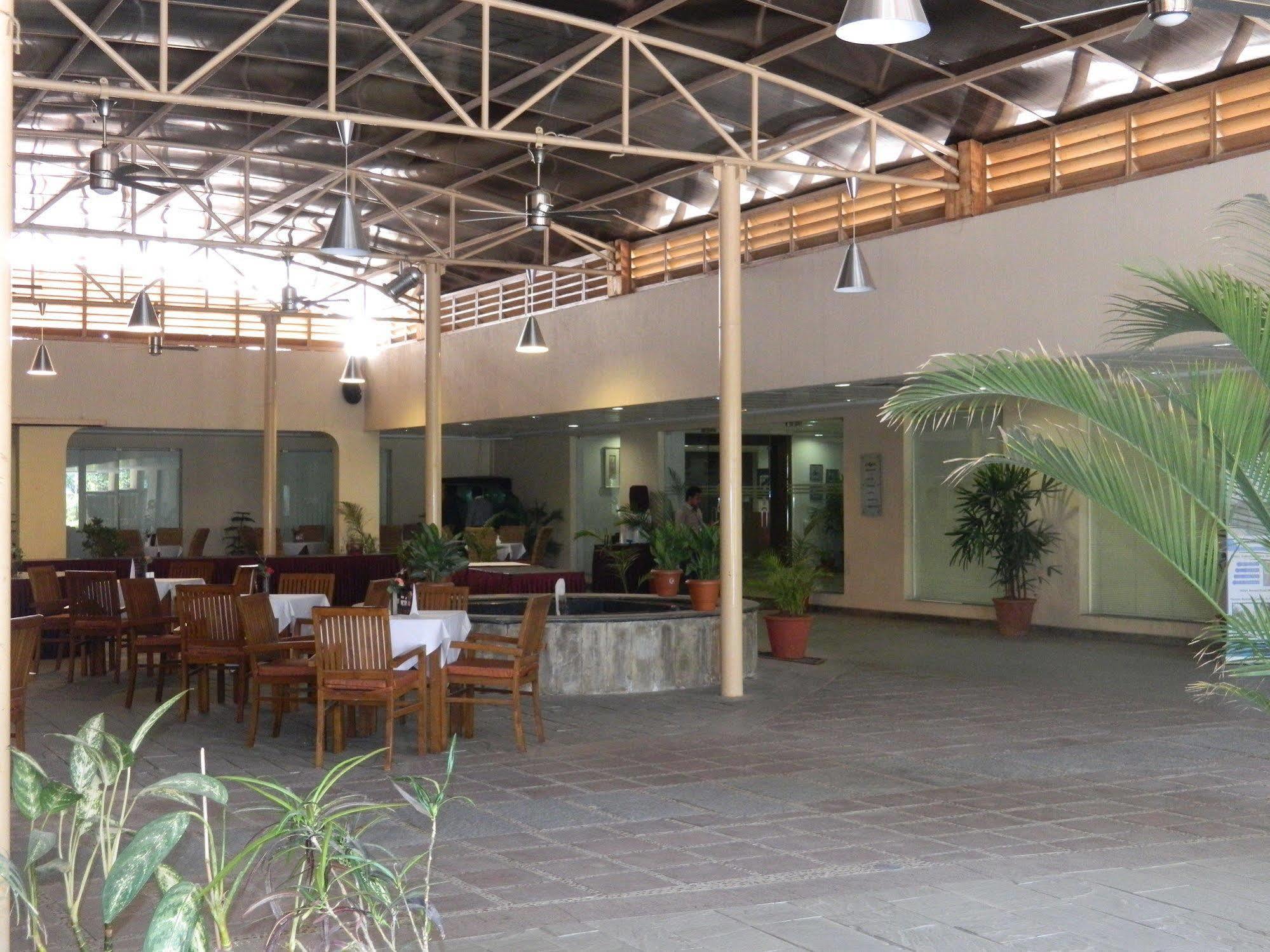 Evoma Hotel Bangalore Exterior photo