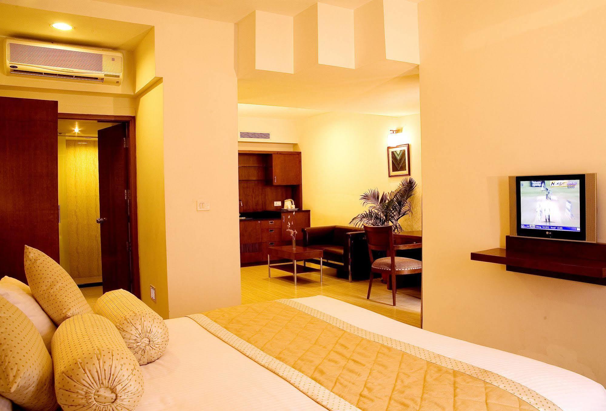 Evoma Hotel Bangalore Exterior photo