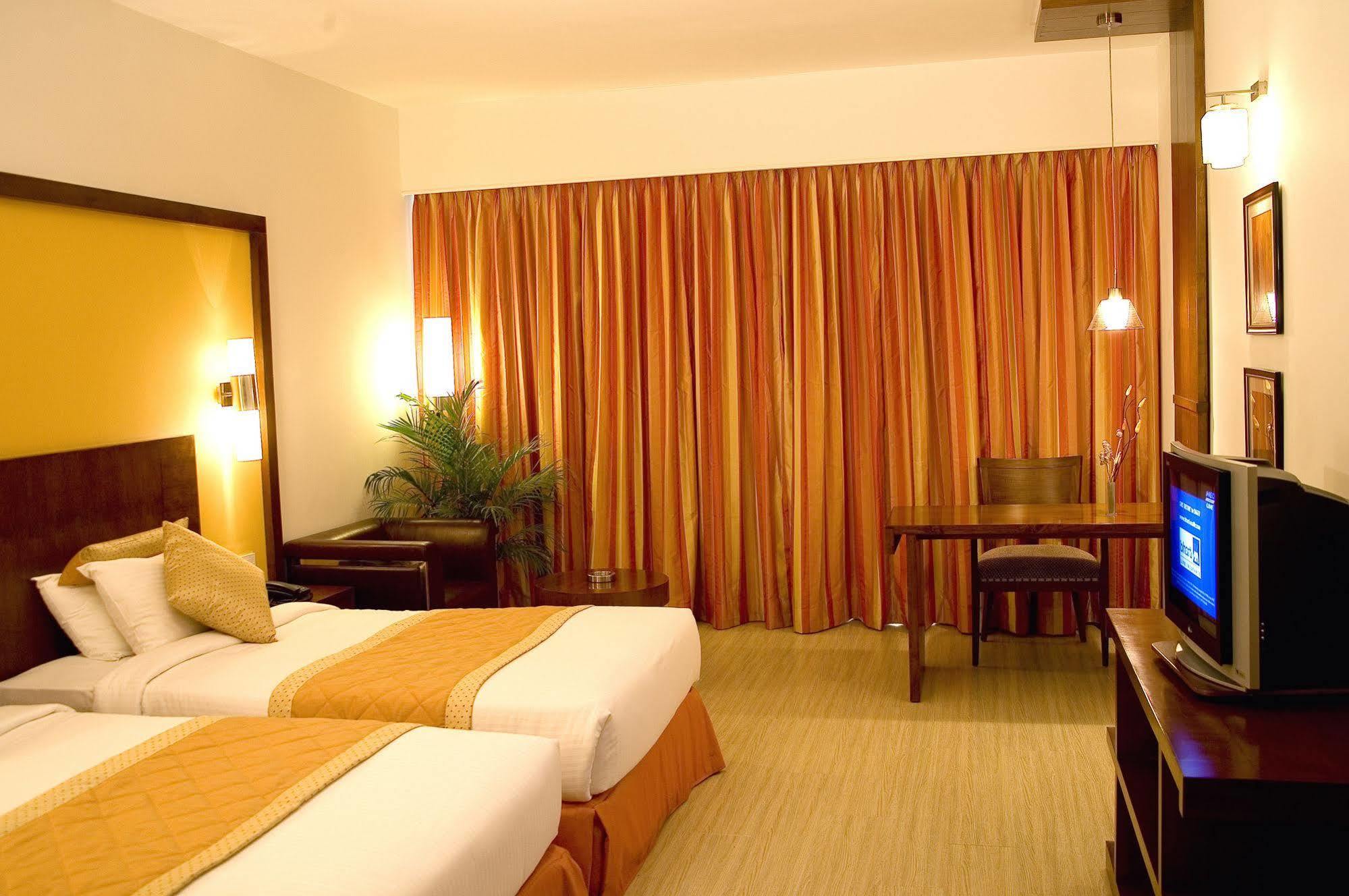 Evoma Hotel Bangalore Exterior photo